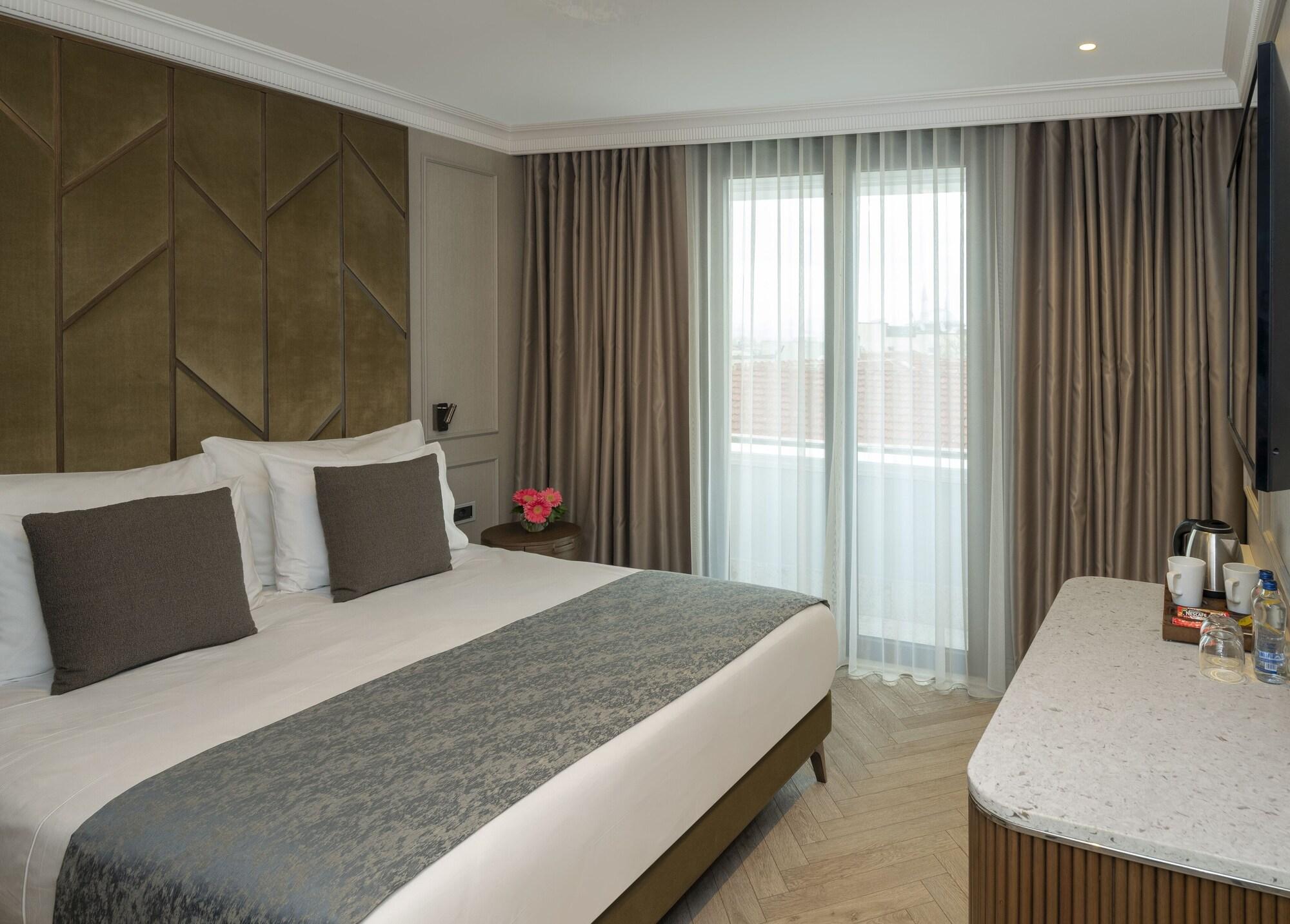 Hotel Nena อิสตันบูล ภายนอก รูปภาพ