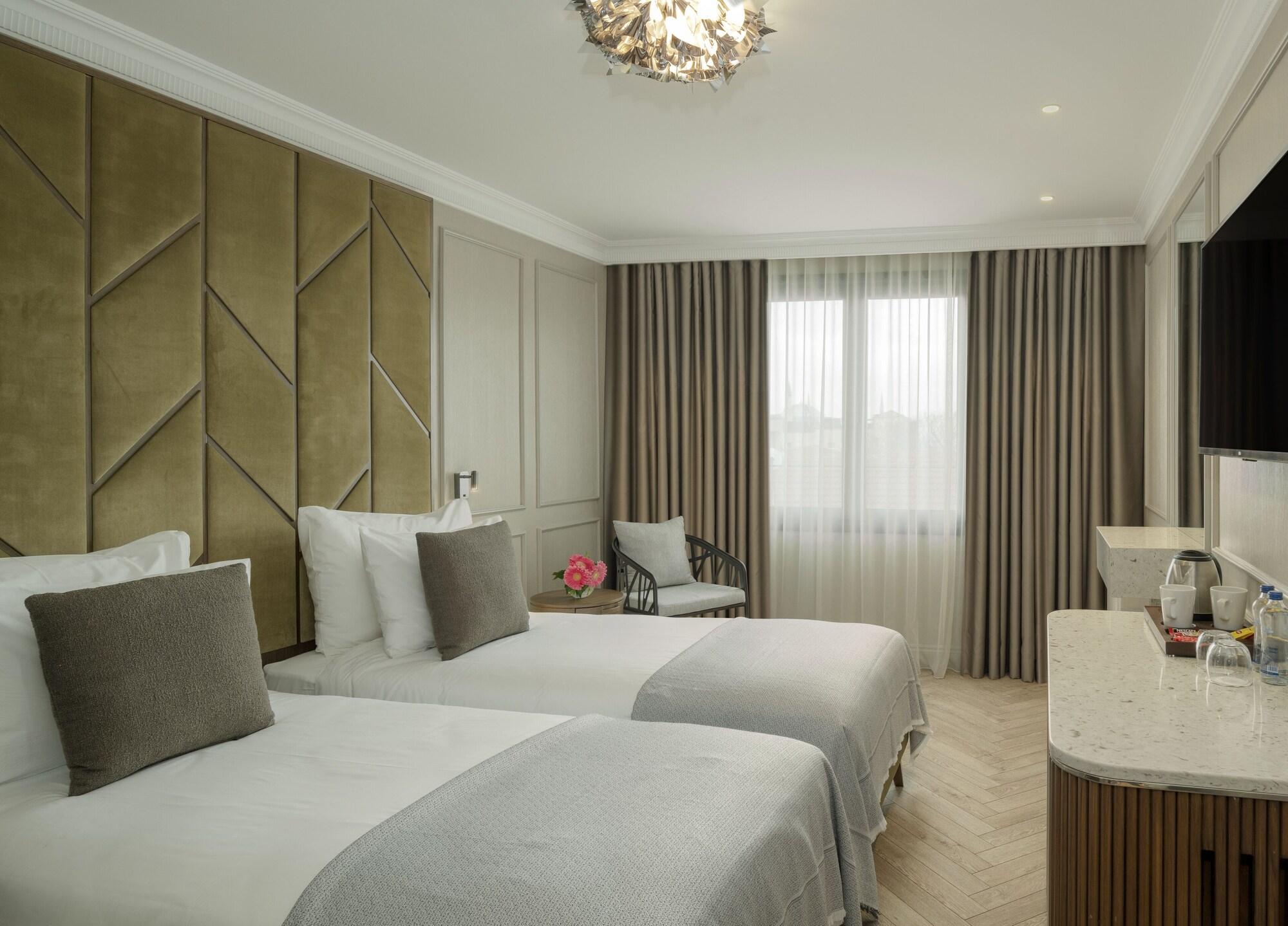 Hotel Nena อิสตันบูล ภายนอก รูปภาพ