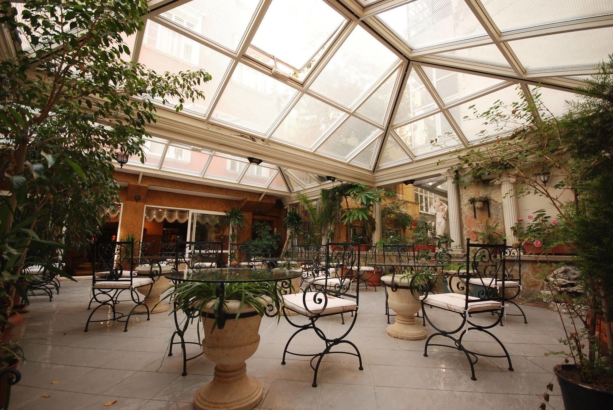Hotel Nena อิสตันบูล ภายนอก รูปภาพ